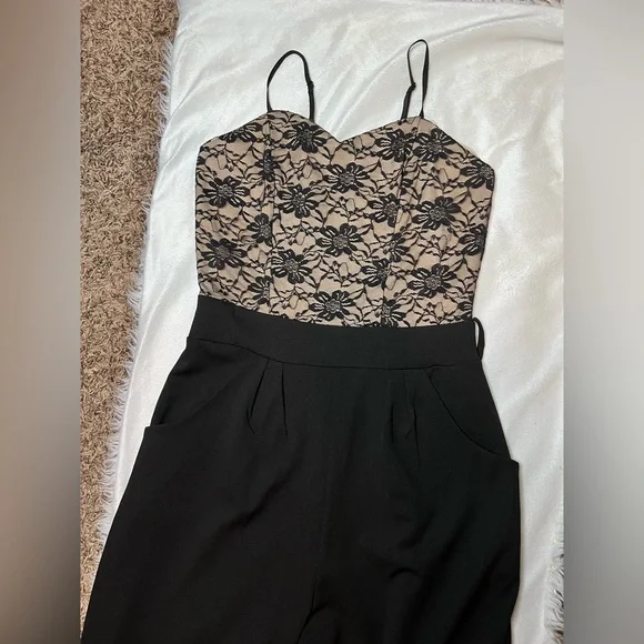 women lace jump suit - Picture 2 of 2